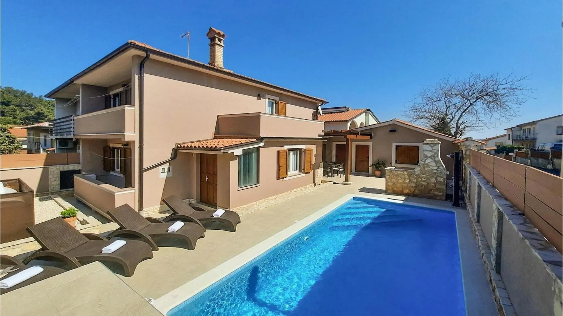 Villa Magnifica contacts